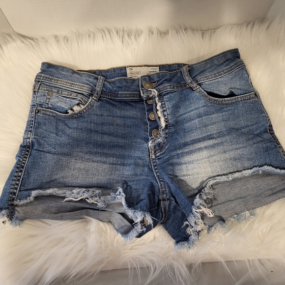 Ardene Blue Jean Shorts Distressed Frayed Hem, Size 9 (30) - Picture 3 of 5